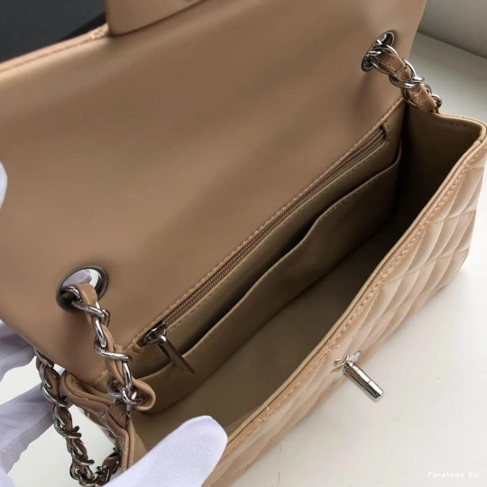 First Bag Ru FLAP CHANEL BAG 20CM 0813